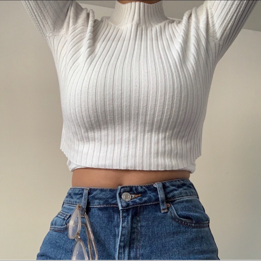 Kendall and Kylie ribbed turtleneck 🐢 💫
